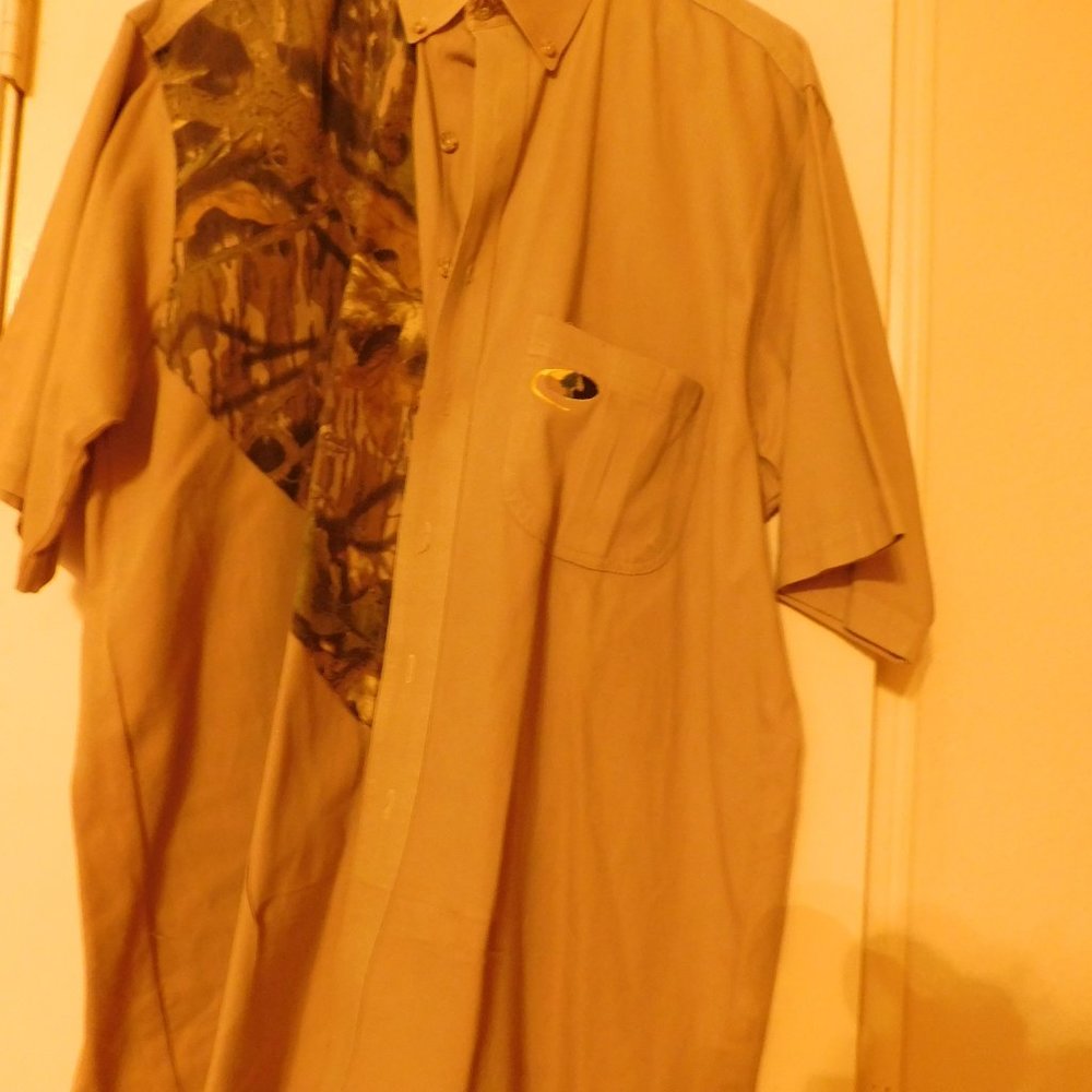 MENS MOSSY MOSSY OAK HUNTING SHIRT SIZE XL